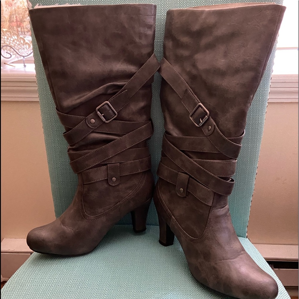 NWOT MaddenGirl Slouchy Knee High Boots, Gray, Size 9
